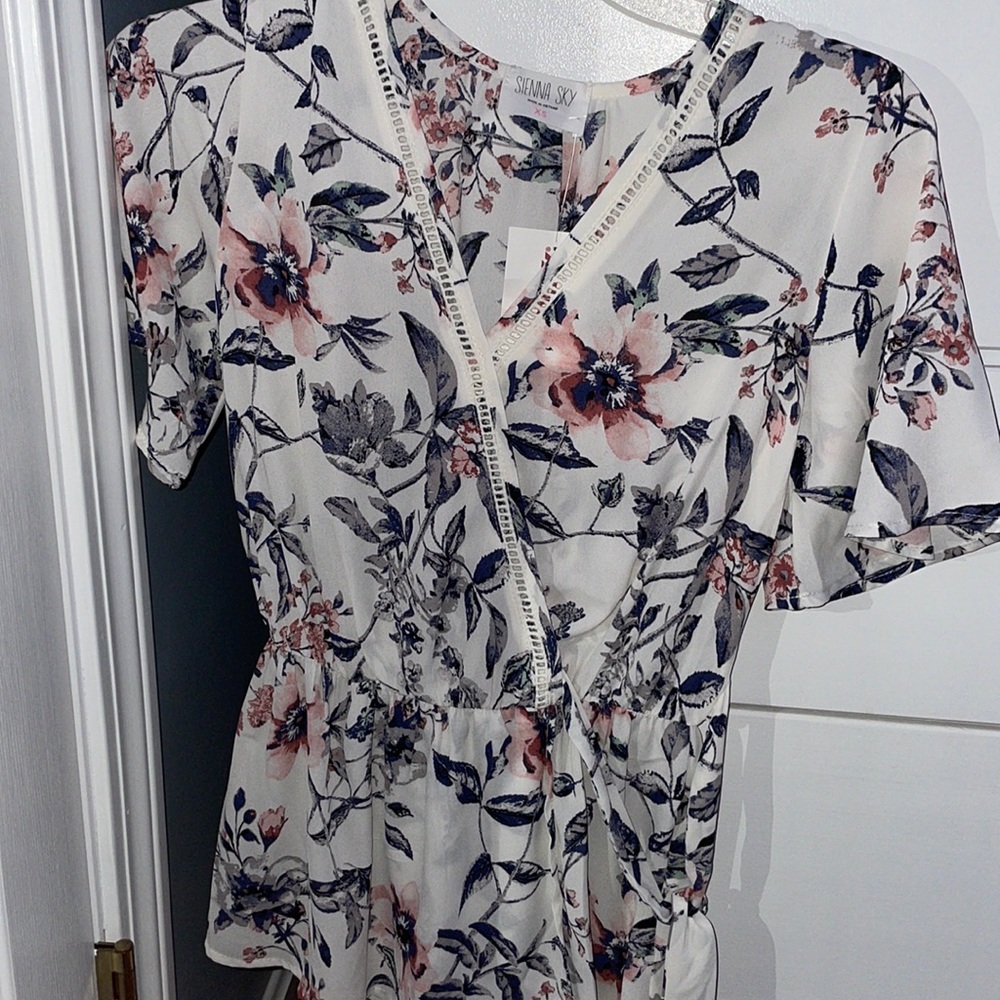 floral top, size extra small, brand: sienna sky